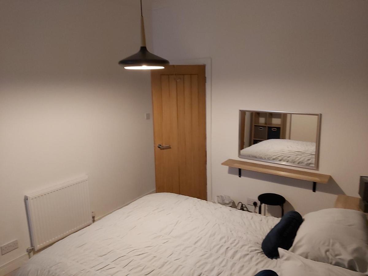One Bedroom Flat, Very Close To Town Center. Apartment *