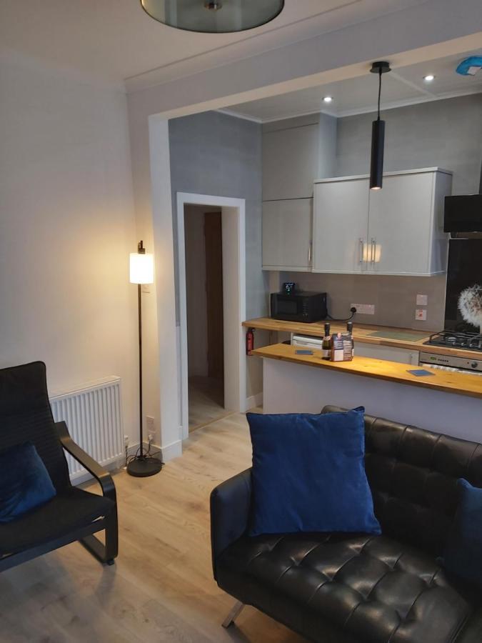 Apartment One Bedroom Flat, Very Close To Town Center.
