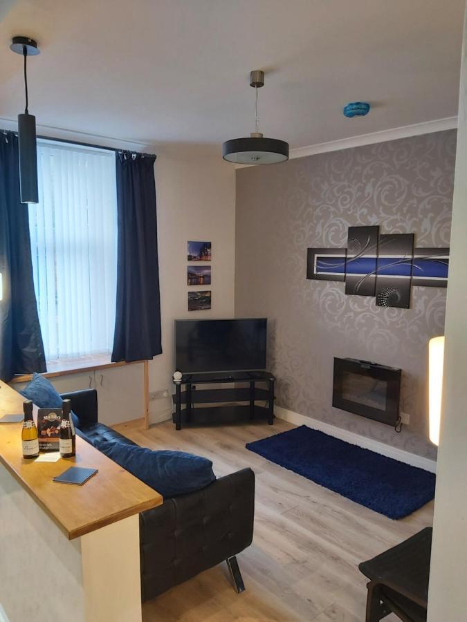 One Bedroom Flat, Very Close To Town Center. Apartment