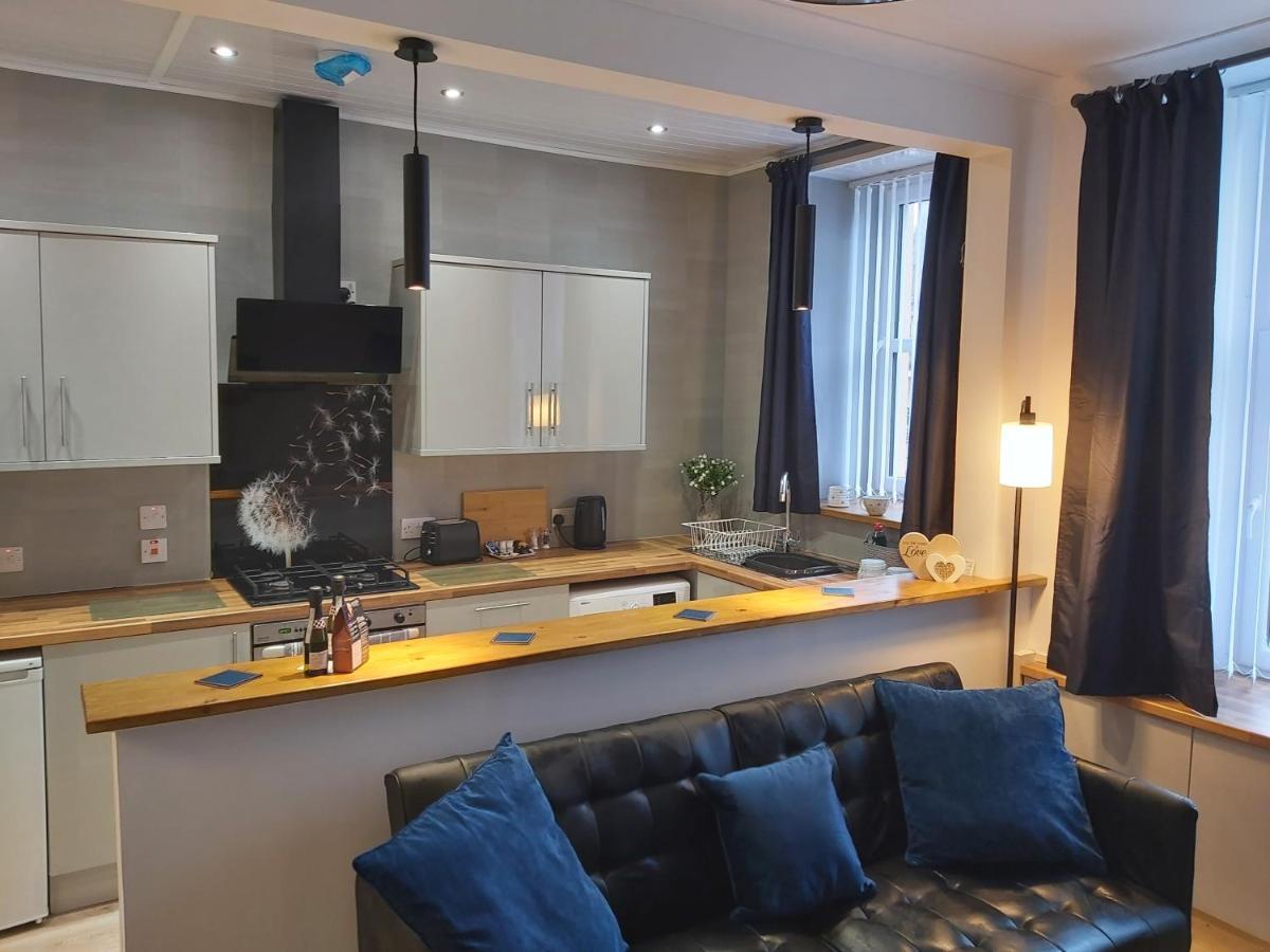 Apartment One Bedroom Flat, Very Close To Town Center.