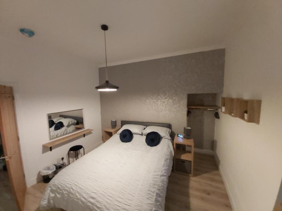 Apartment One Bedroom Flat, Very Close To Town Center.