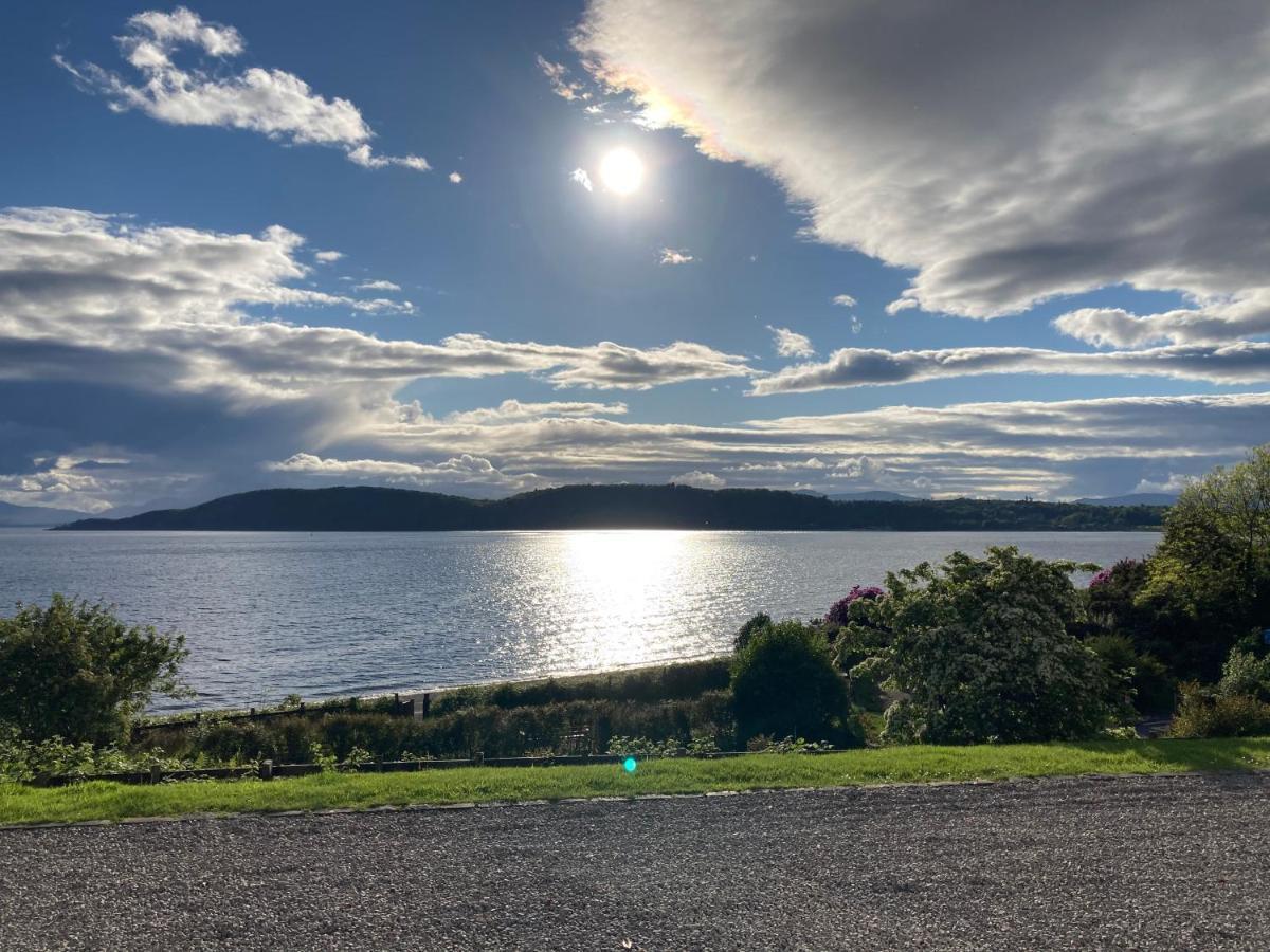 Craigneuk Near Oban, Stunning With Sea Views Holiday home *