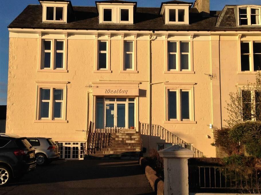 Westbay Seafront Apartment *