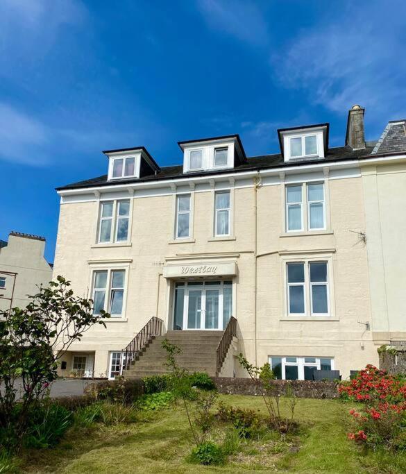 Apartment Westbay Seafront