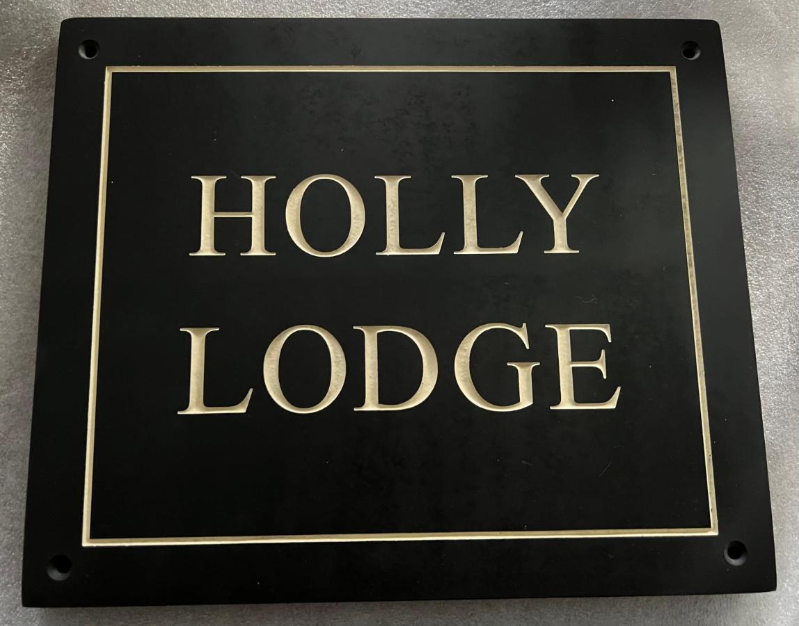 Apartment Holly - 2 X Kingsize Bedrooms With Private Entrance And Free Parking-new Shower *