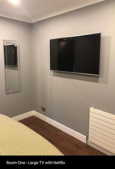 Holly - 2 X Kingsize Bedrooms With Private Entrance And Free Parking-new Shower Oban