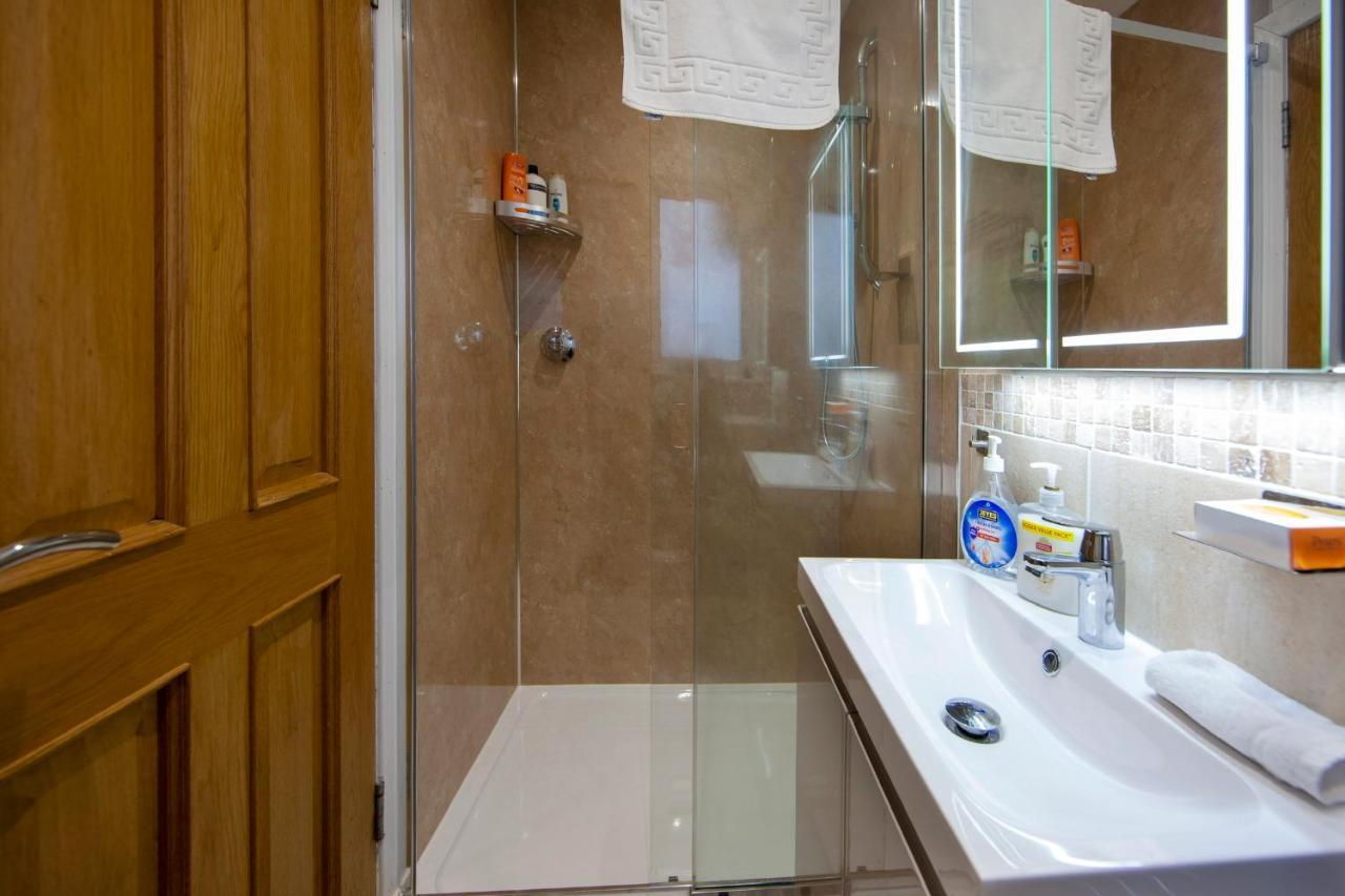 Lodge 5 Bed House Near