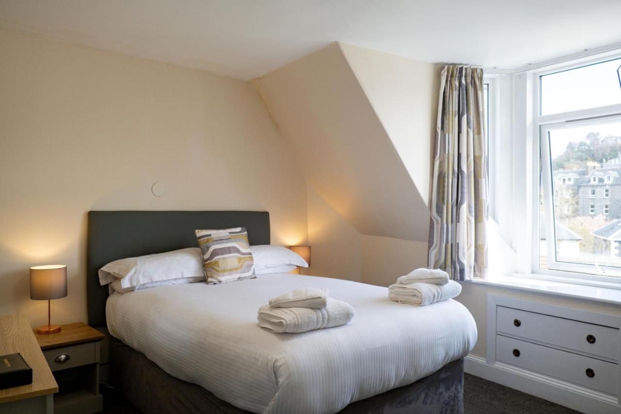 Guest house Corran House