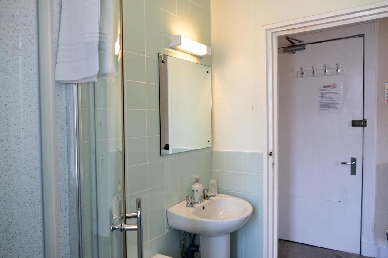 Guest house Corran House