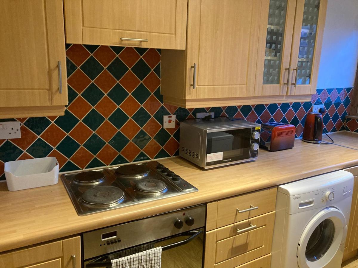 Apartment 2 Bedroom Flat , Ulva Road, Oban. *