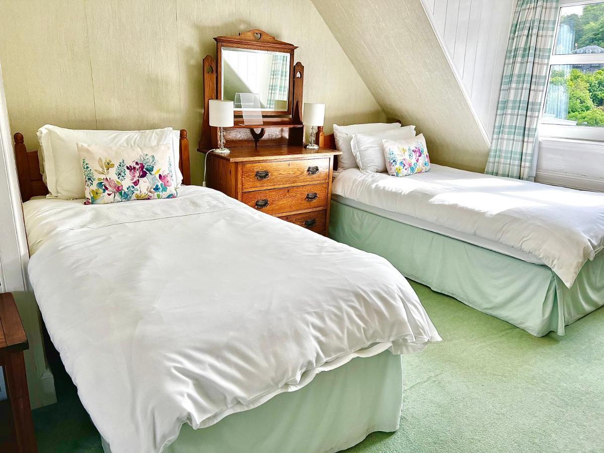Hawthornbank Guest house 4*