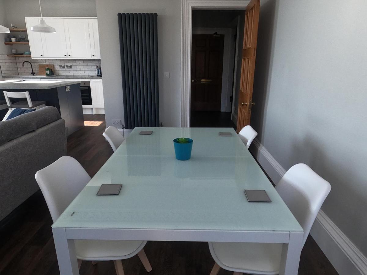 Seafront Penthouse - Superb Views Apartment *