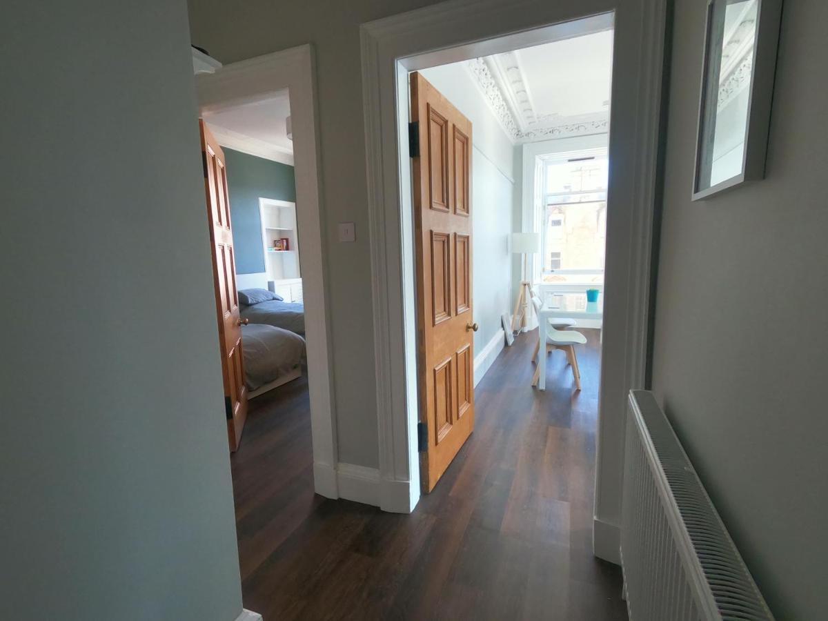 Seafront Penthouse - Superb Views *