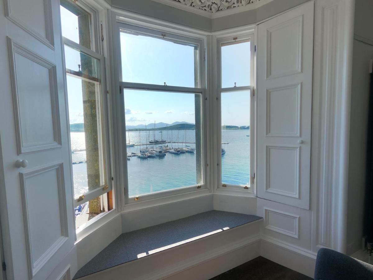 Seafront Penthouse - Superb Views Apartment