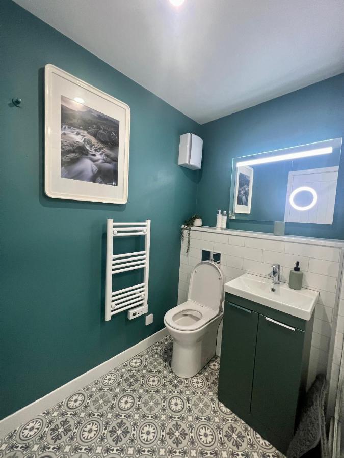16 Macgregor Court, Apartment *
