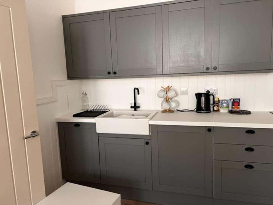 73 George Street. 1 * Oban