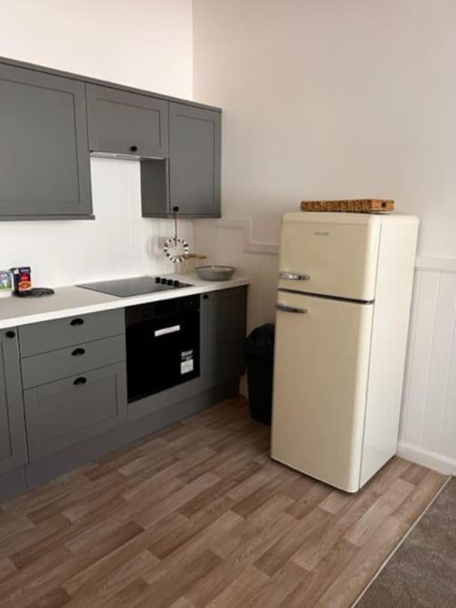 73 George Street. 1 * Oban