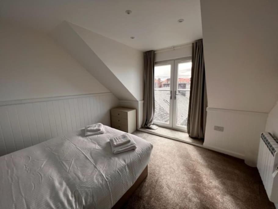 73 George Street. 3 Apartment *