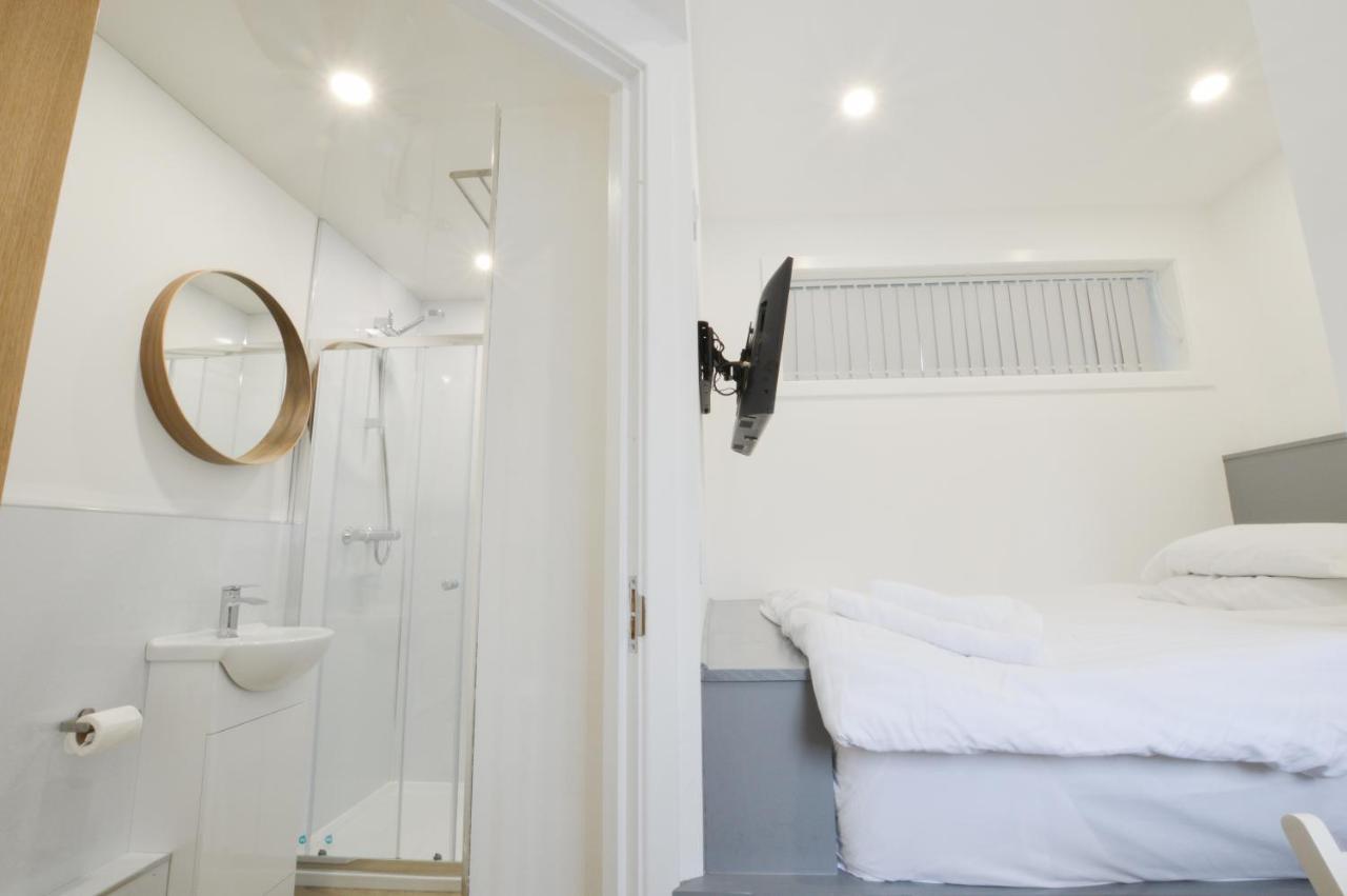 Viewpoint East Capsule hotel