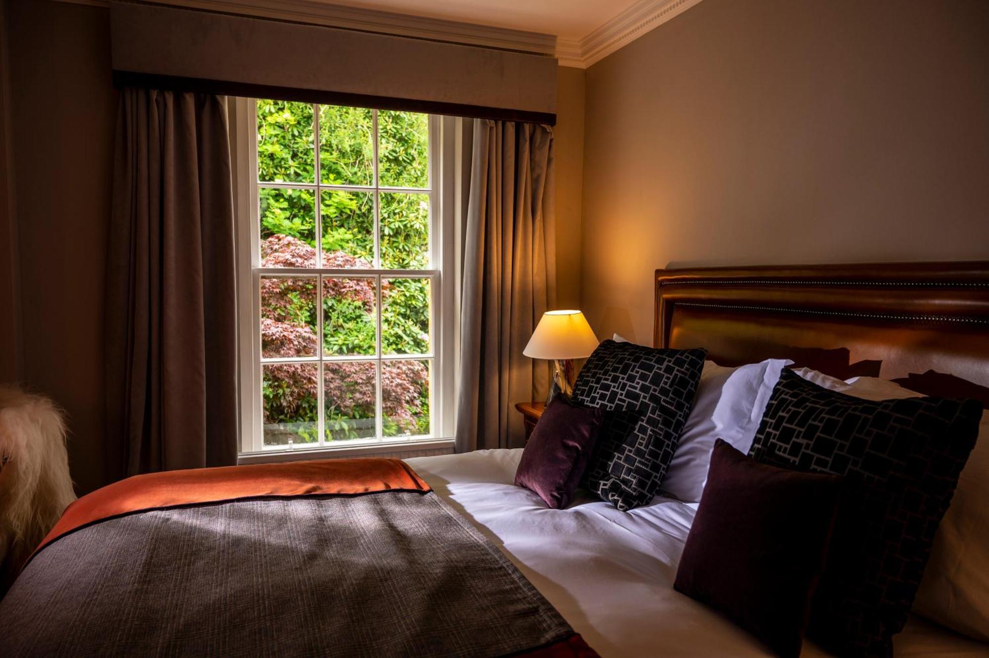 Hotel Knipoch House 4*