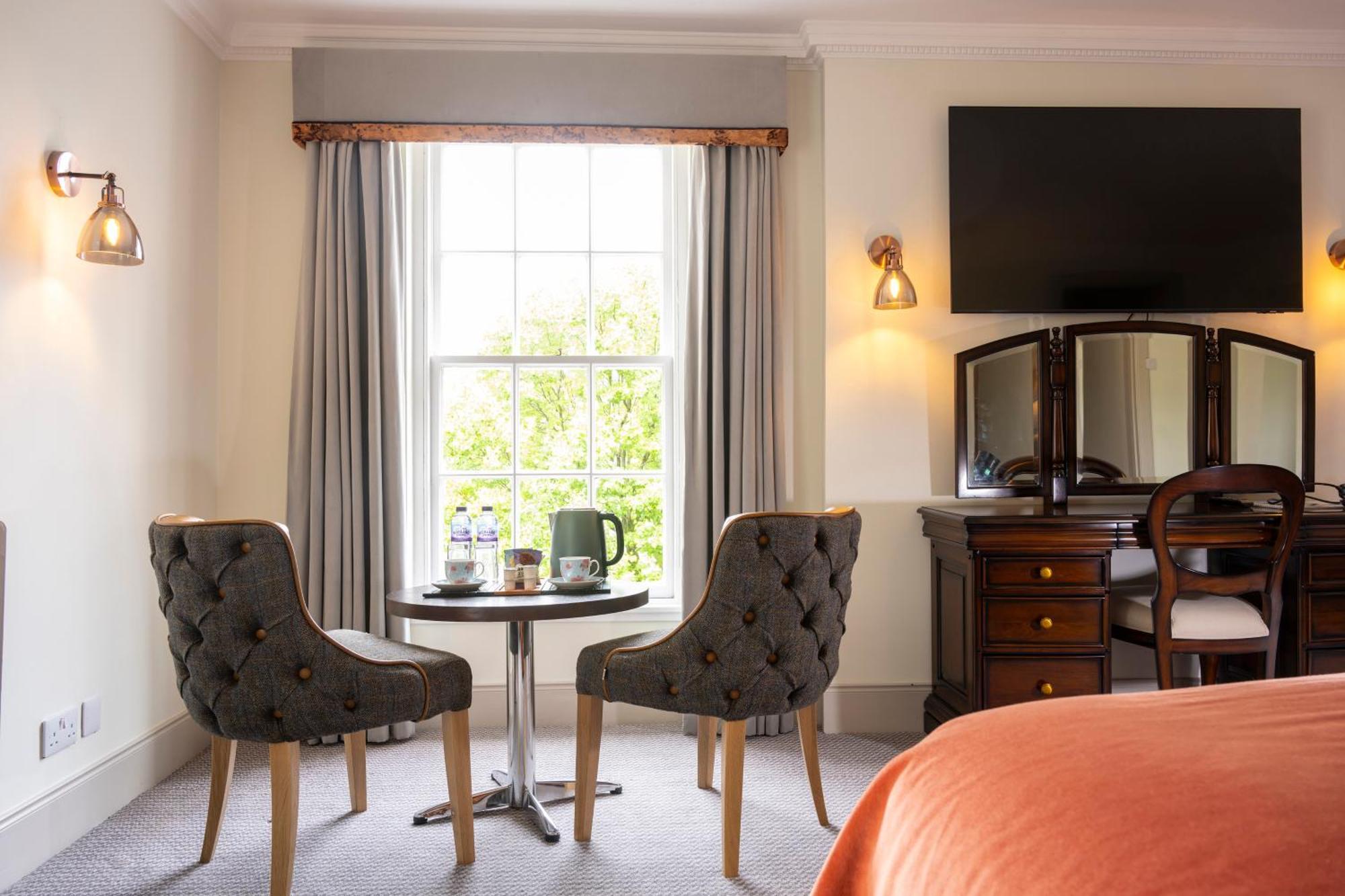 Hotel Knipoch House 4*