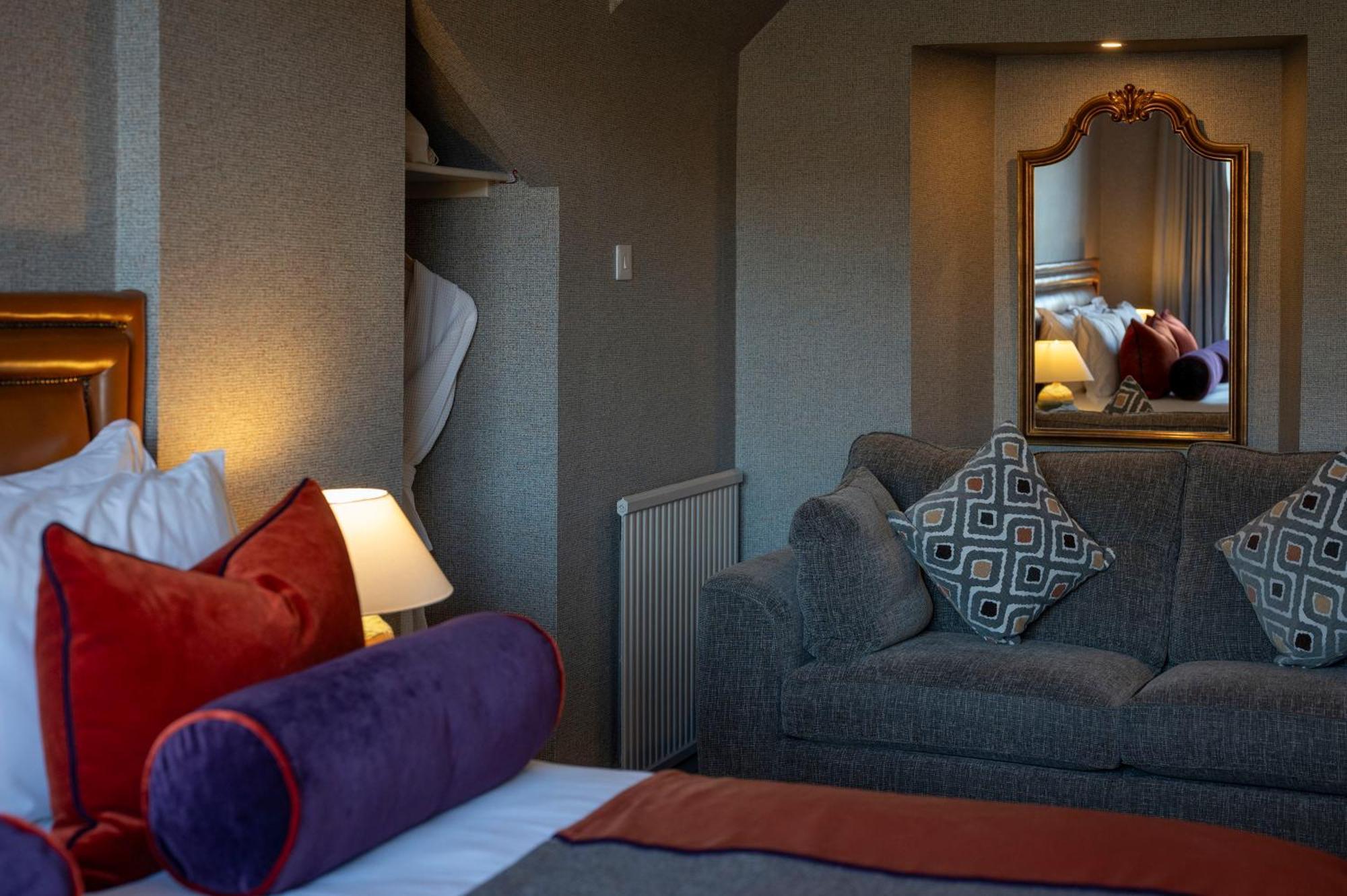 Hotel Knipoch House 4*