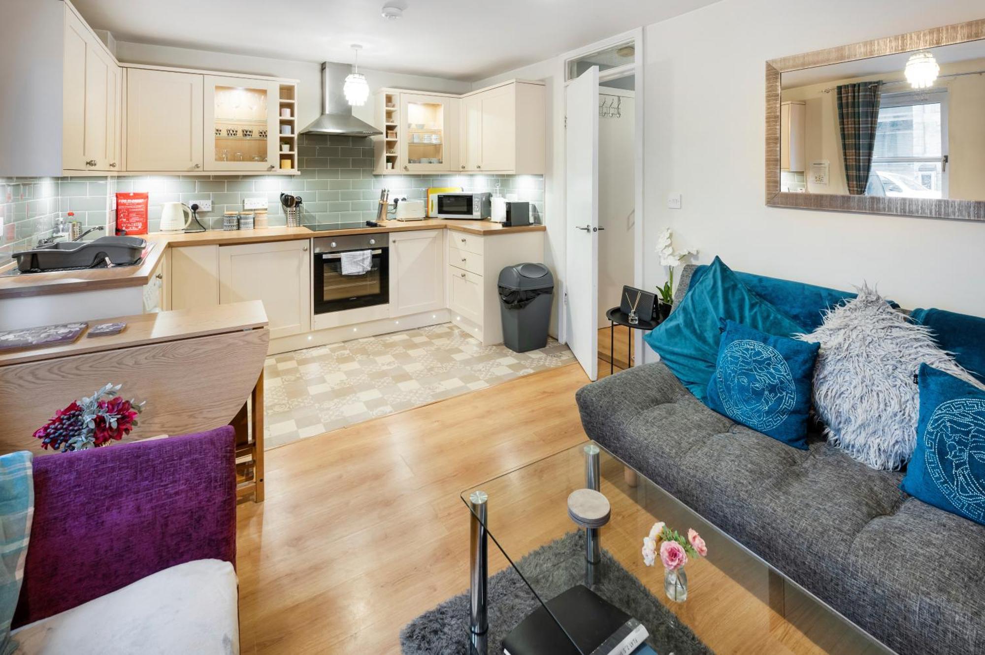 Charming 1br Close To Centre With Free Parking *