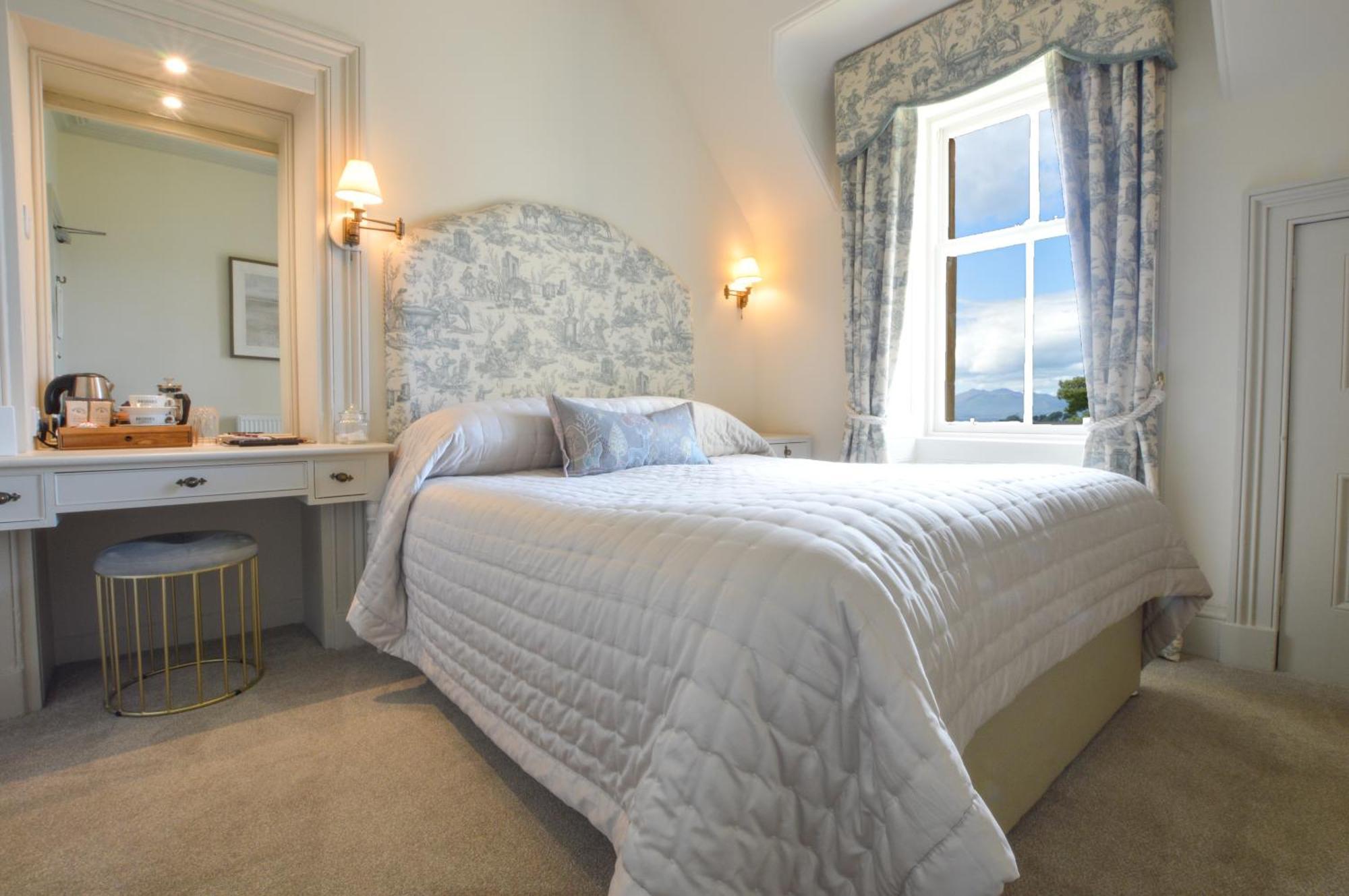 Dungallan Country house *