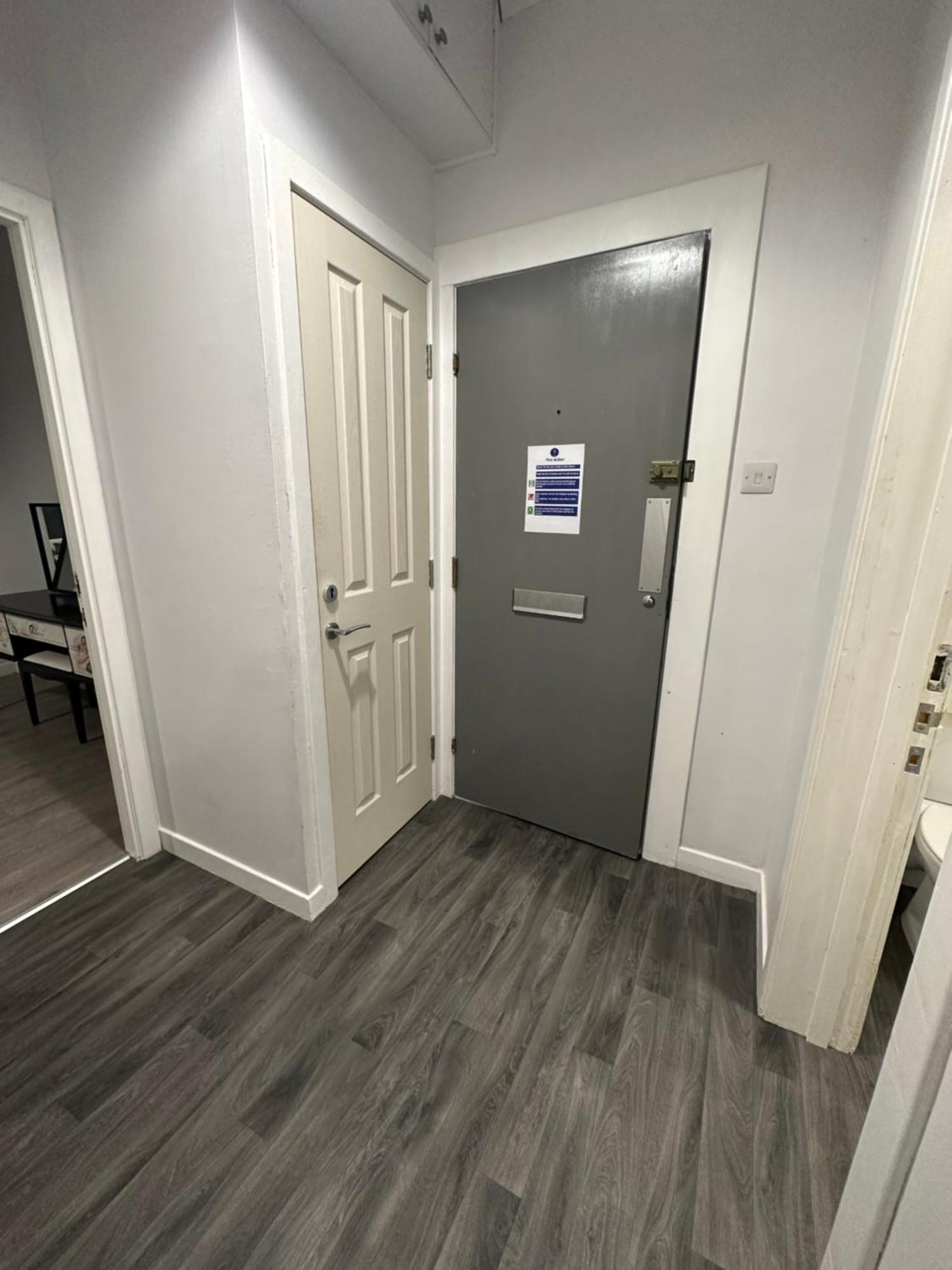 One Bedroom Flat In Town Centre Apartment