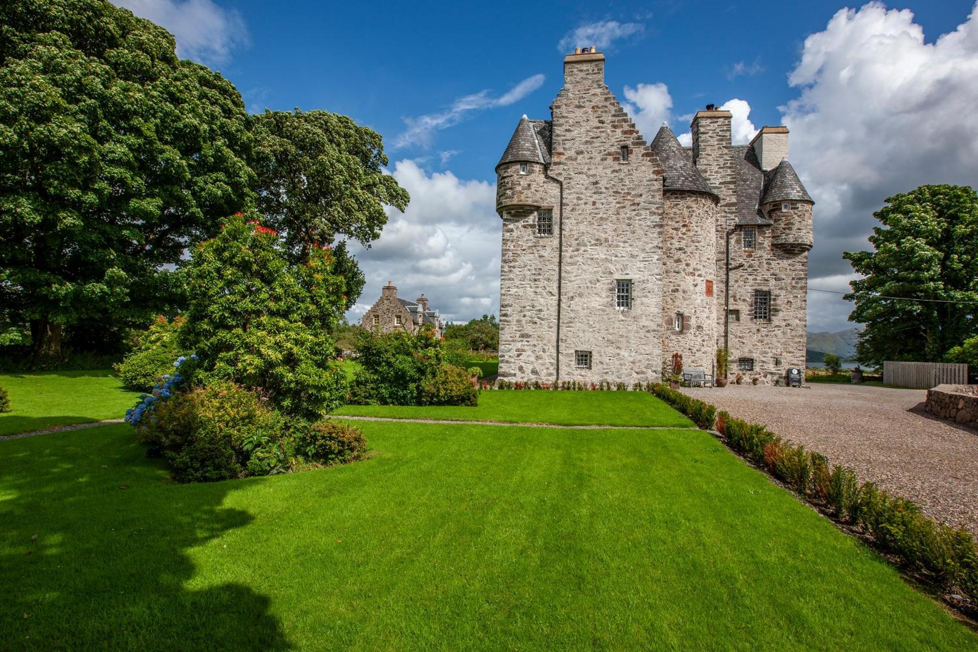 Barcaldine Castle Bed & Breakfast