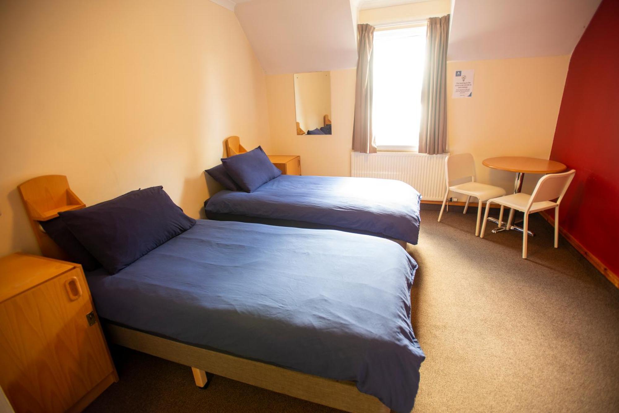 Youth Hostel *