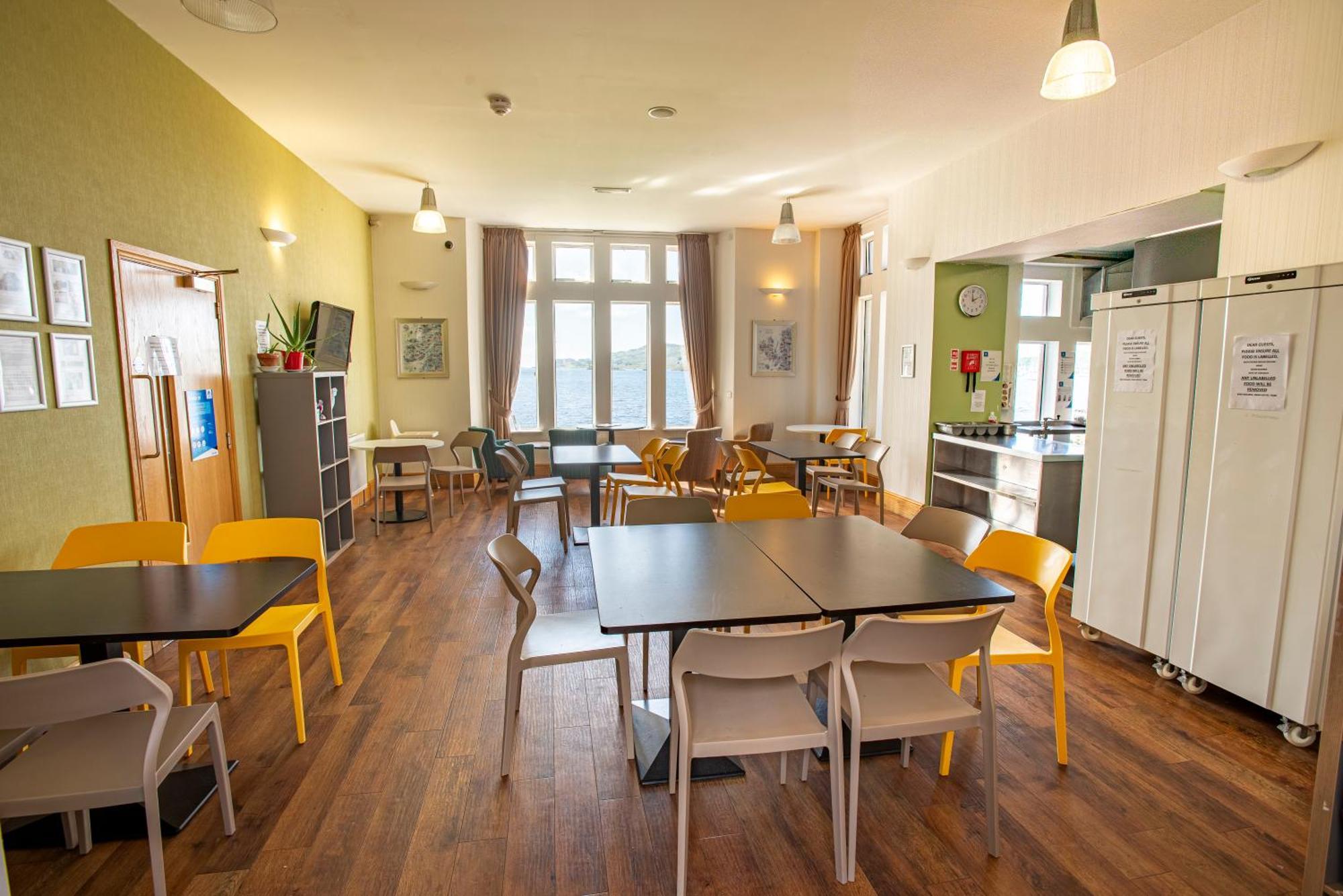 Youth Hostel *