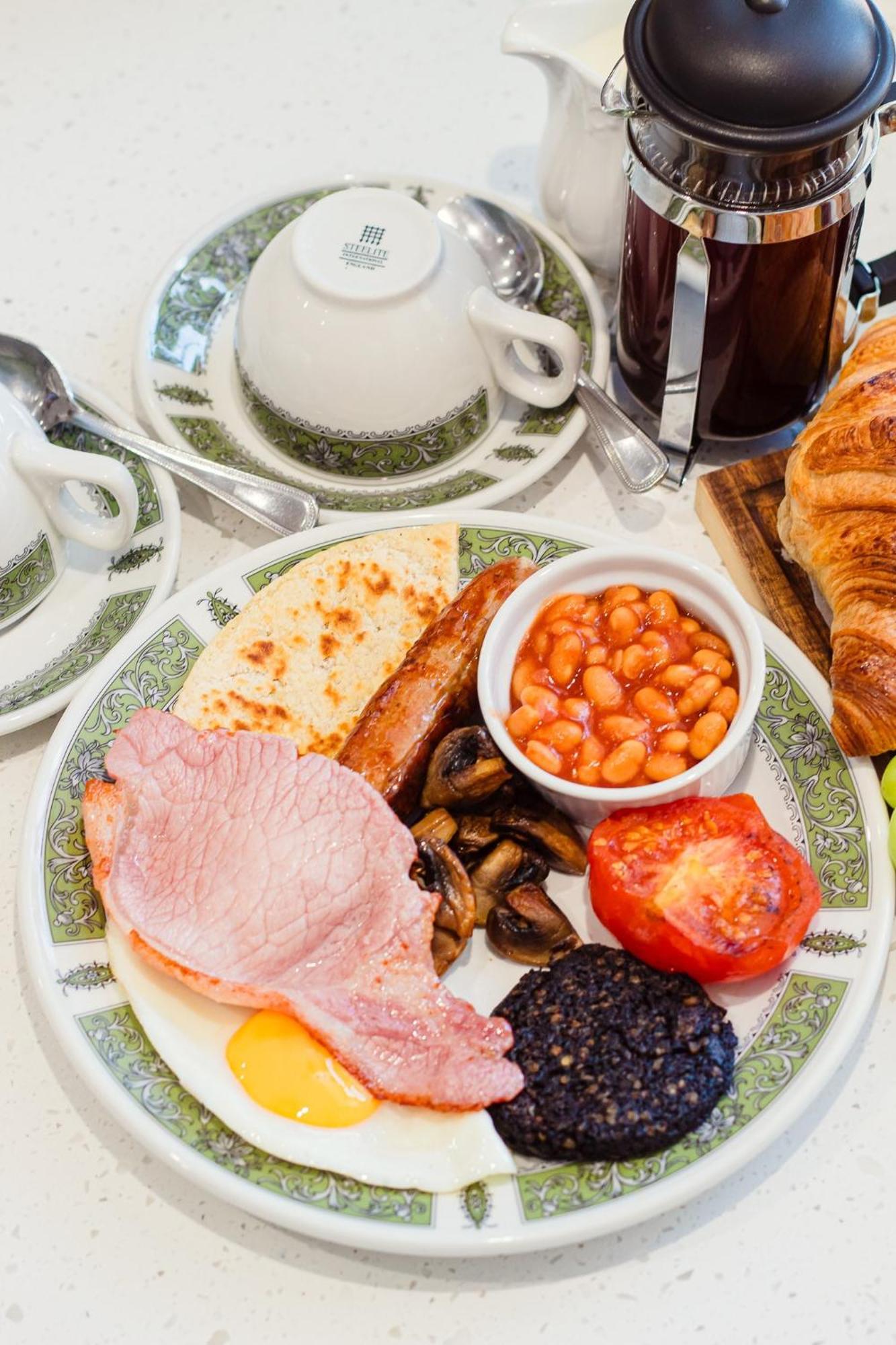 Hawthornbank Guest house 4*