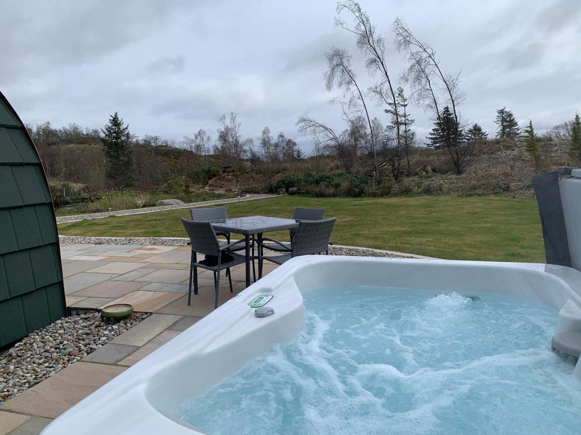 Tawny Owl Pod With Hot Tub Holiday home