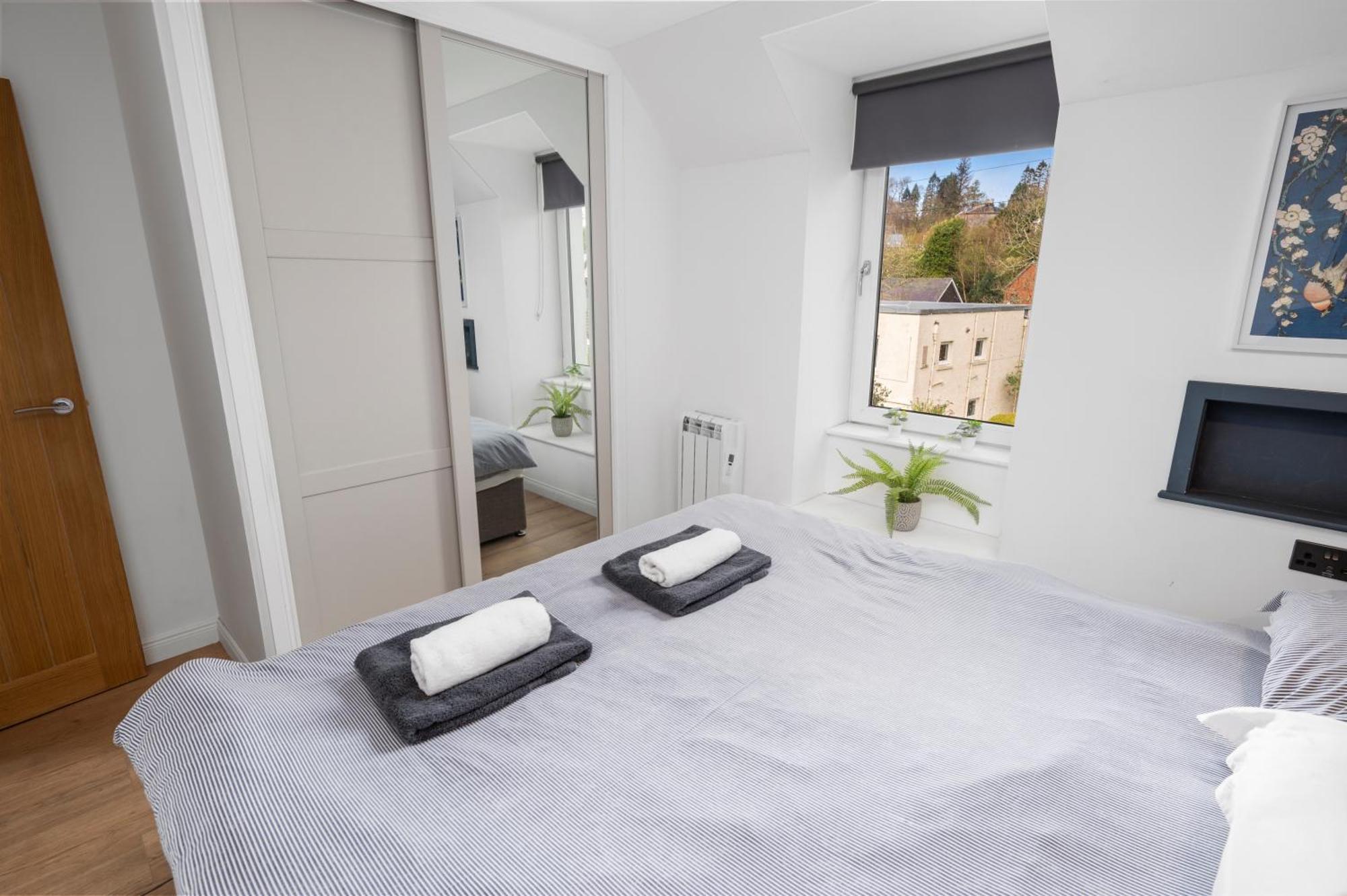 Holiday home Charming Nr Centre - Terrace & Street Parking *