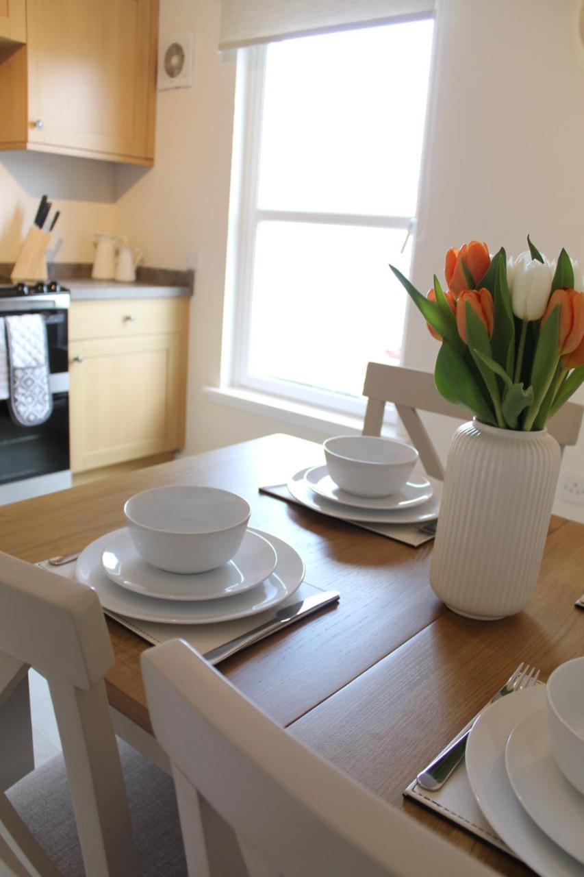 Apartment Island View - Spacious Two Bedroom With Sea Views *