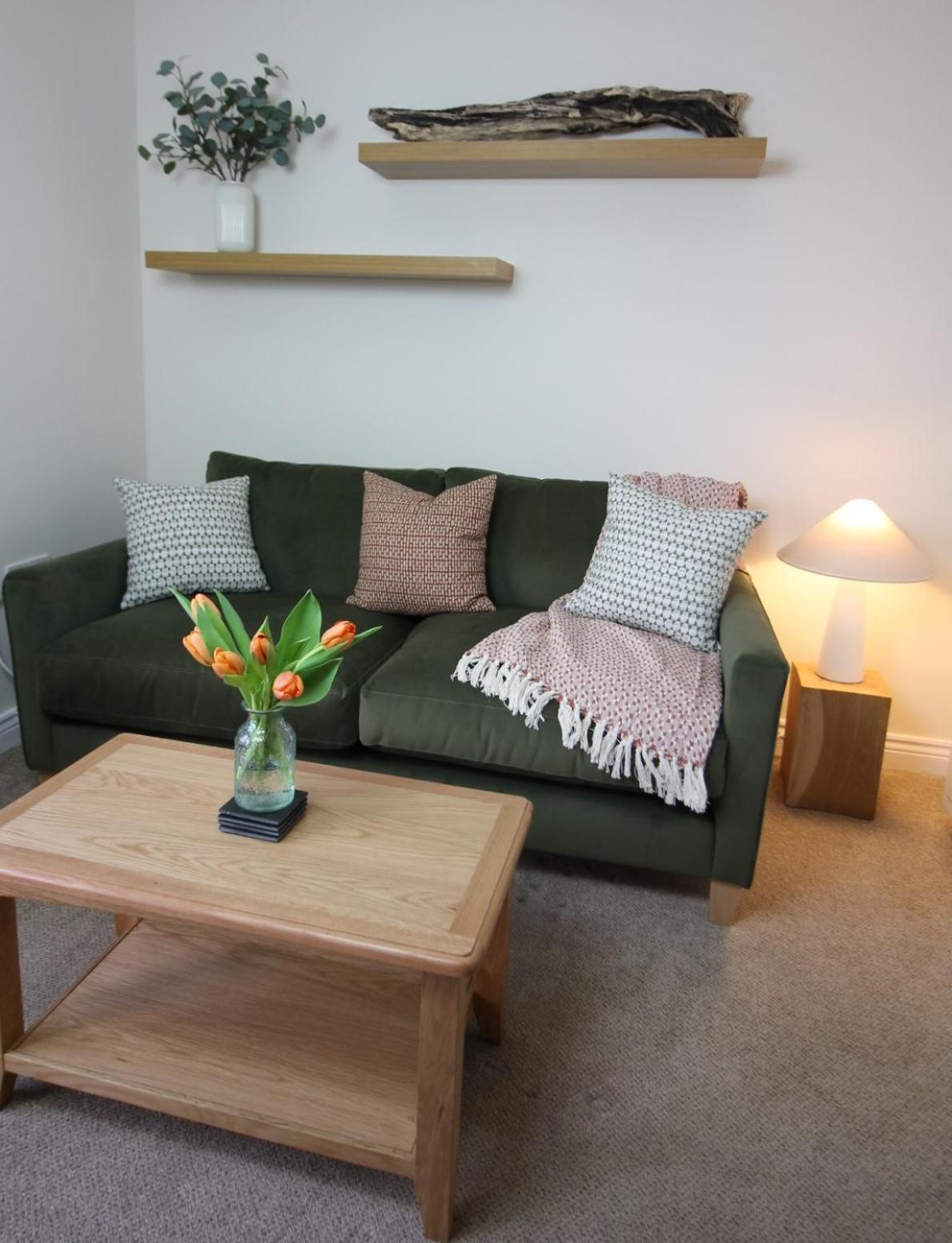 Apartment Island View - Spacious Two Bedroom With Sea Views *