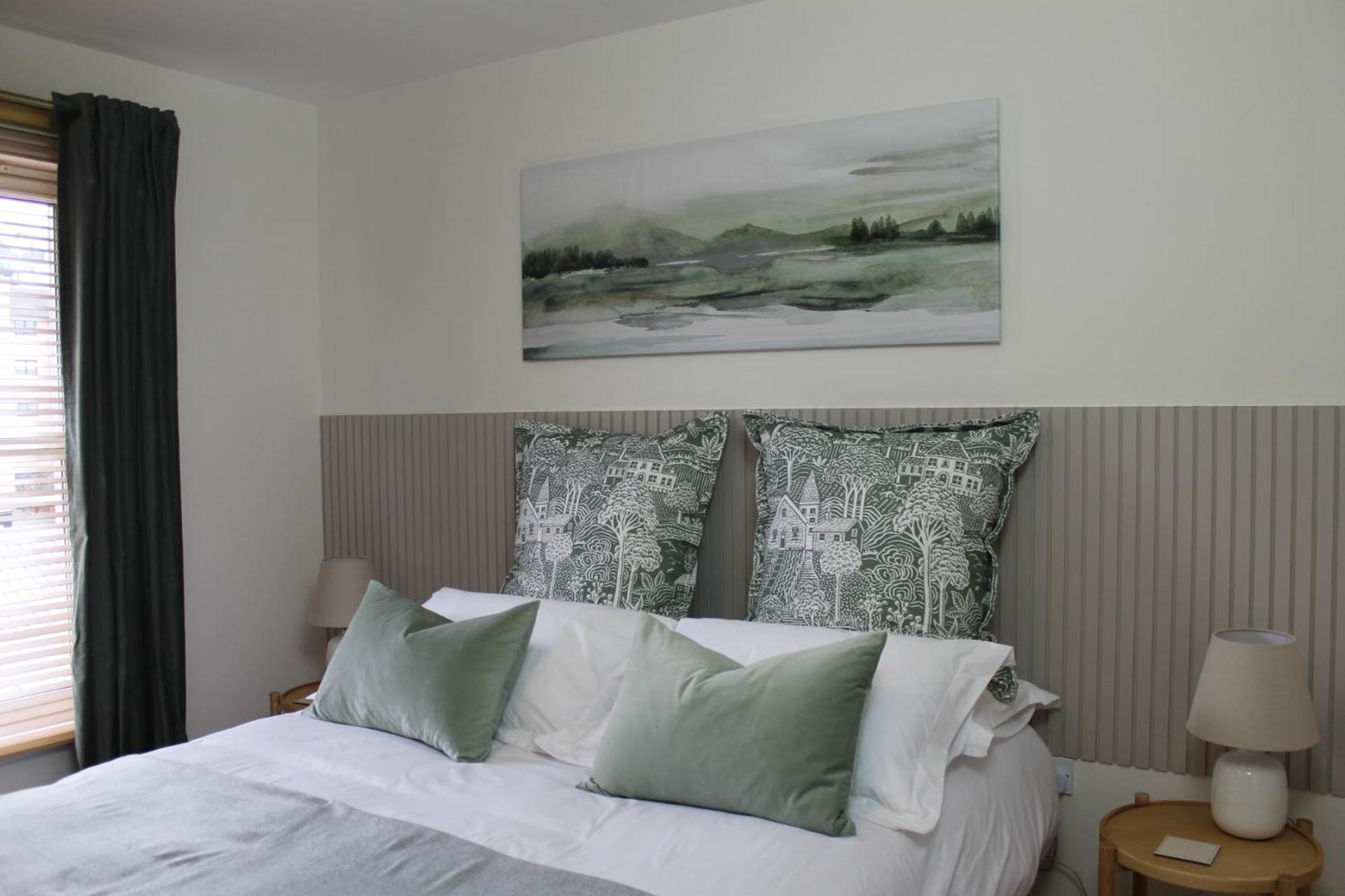 Island View - Spacious Two Bedroom With Sea Views