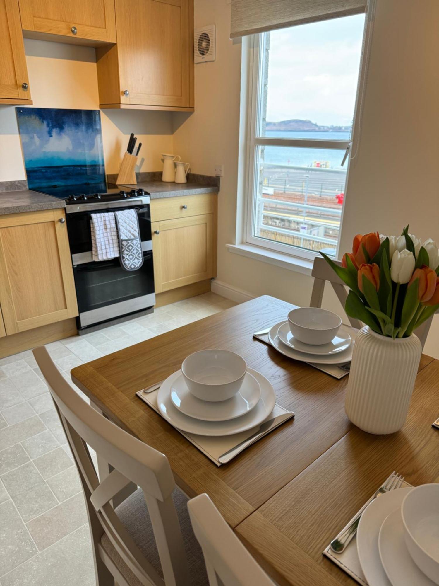 Apartment Island View - Spacious Two Bedroom With Sea Views