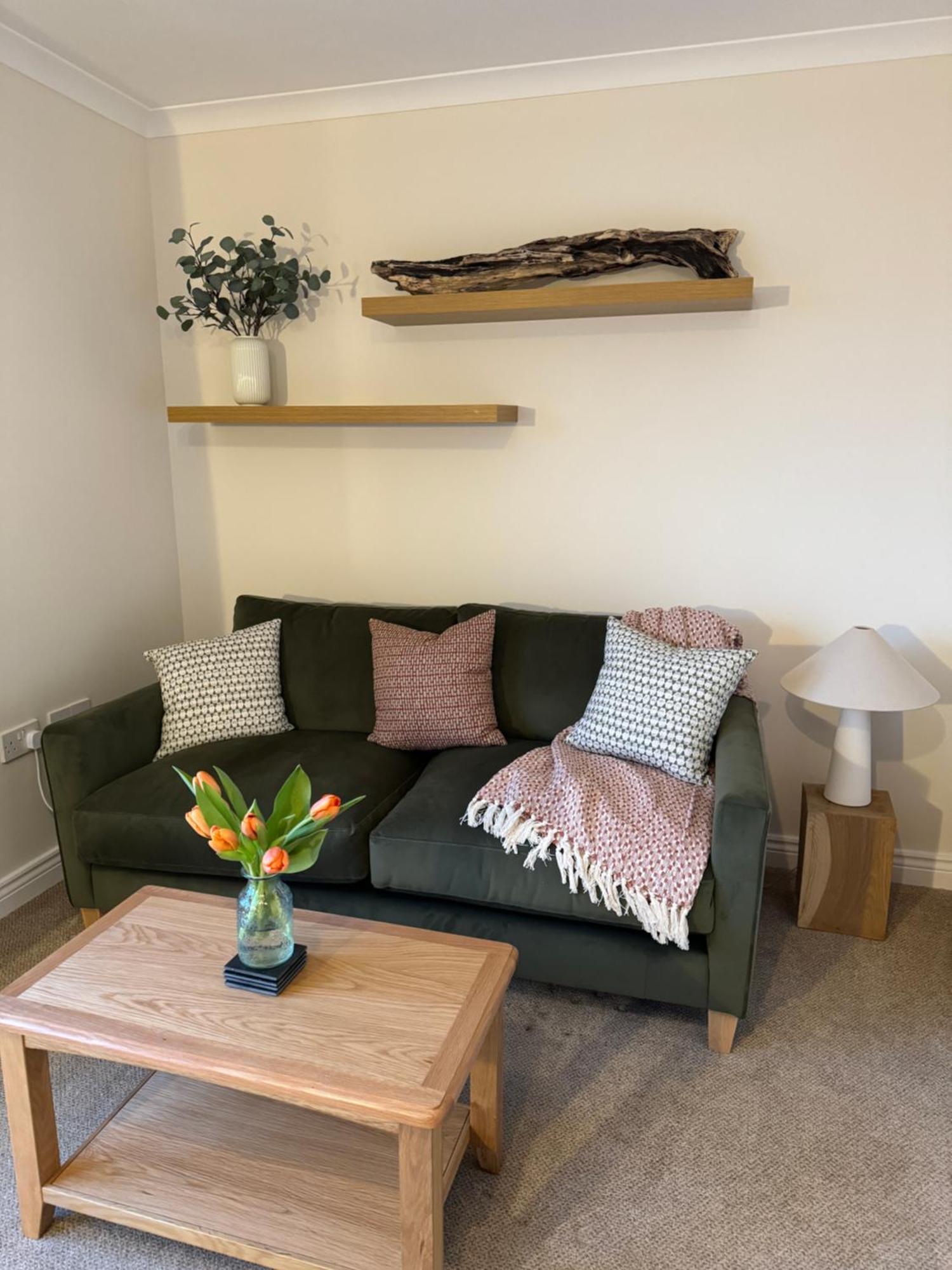 Island View - Spacious Two Bedroom With Sea Views *