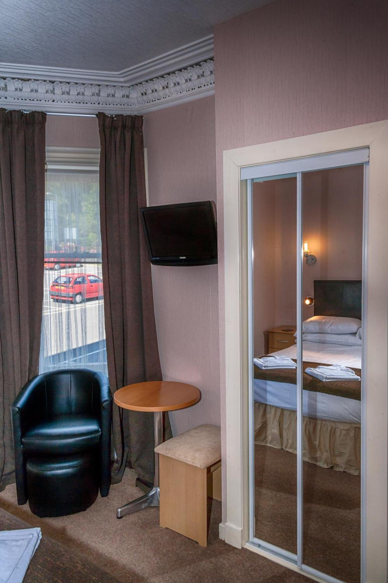 Guest house Sutherland House 3*