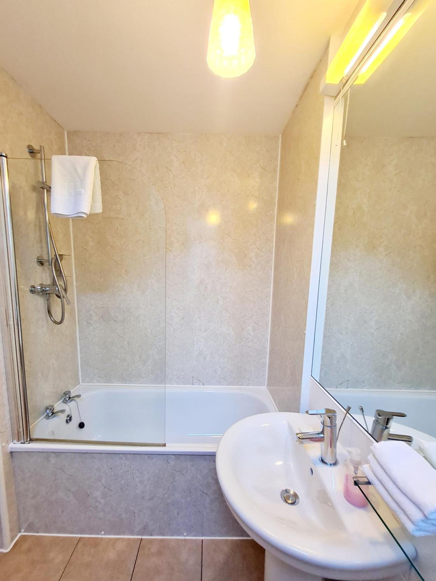 Guest house Corriemar House 3*