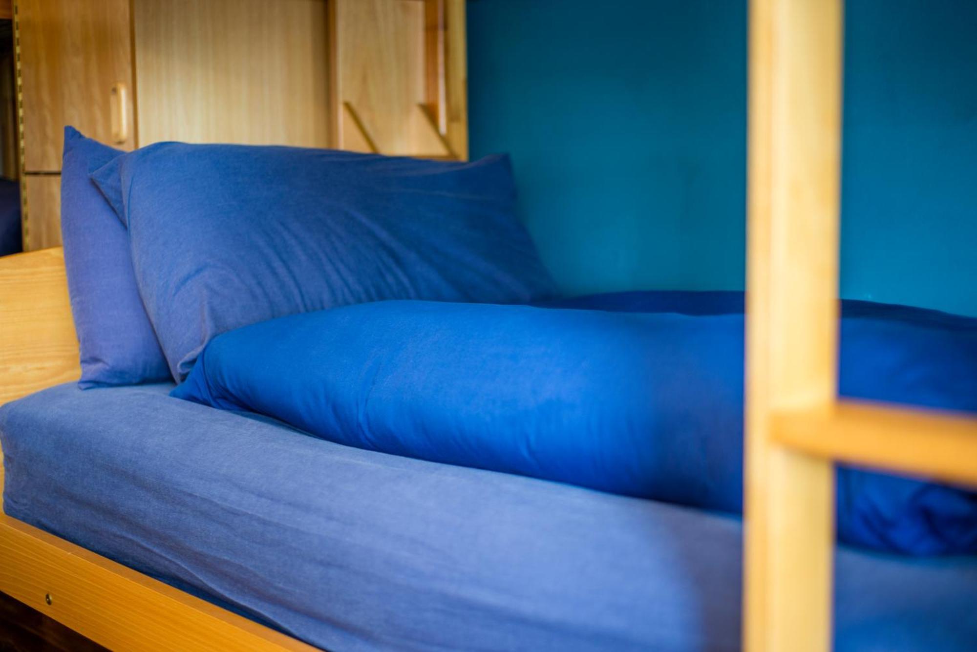 Youth Hostel *