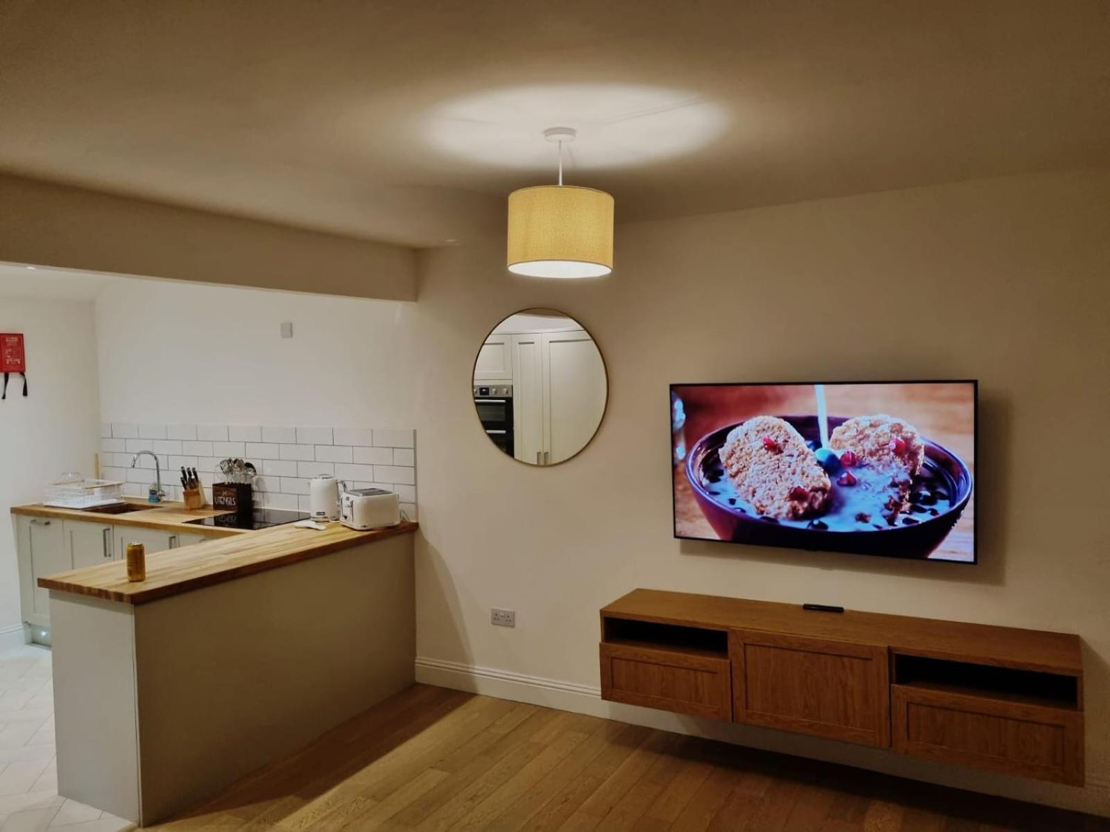 Lorne Apartment *