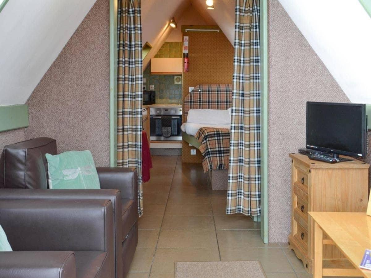 Dundonald Landing Lochside * Oban