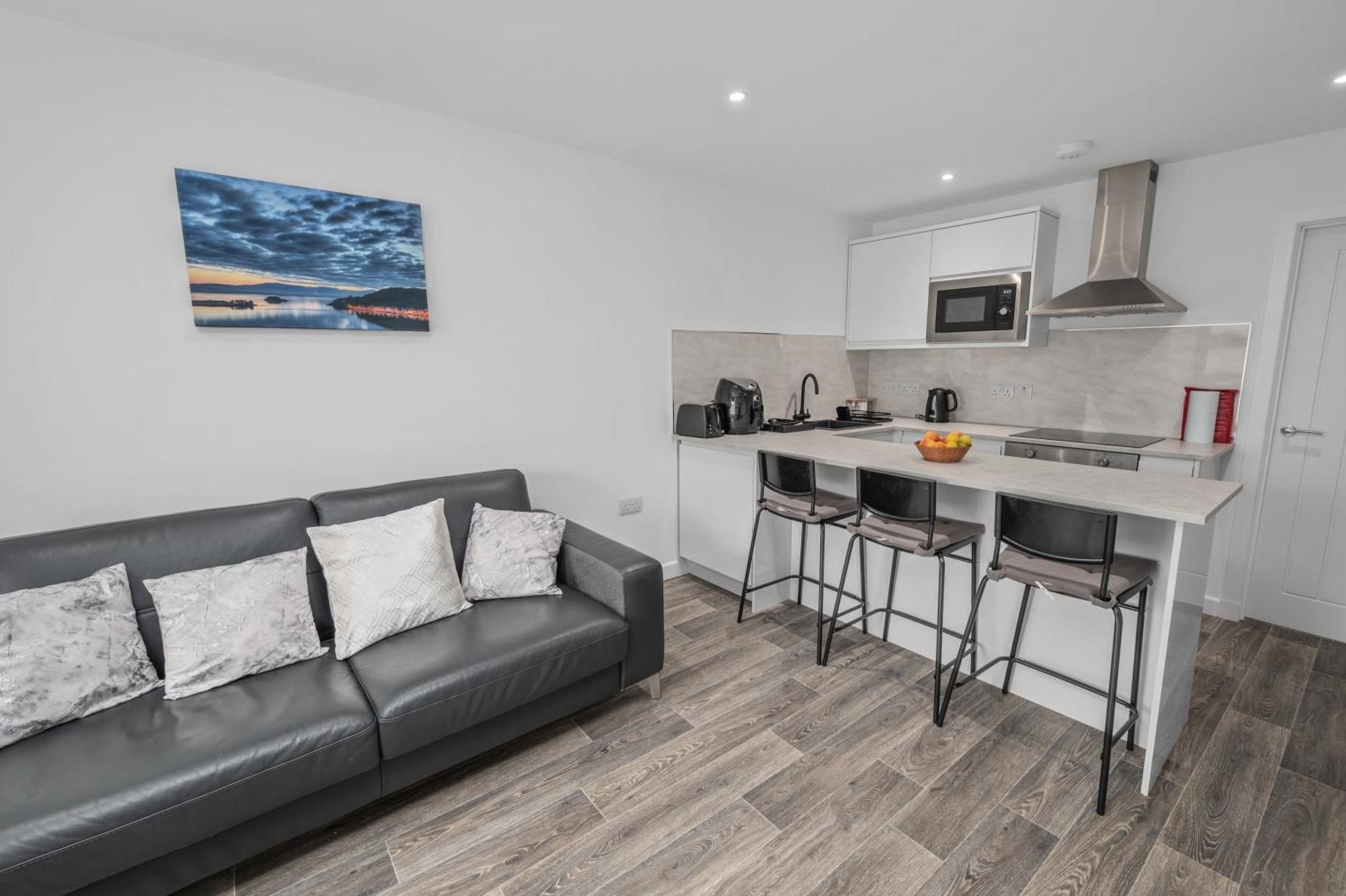 Newly Renovated 2br In - Walk To Waterfront *