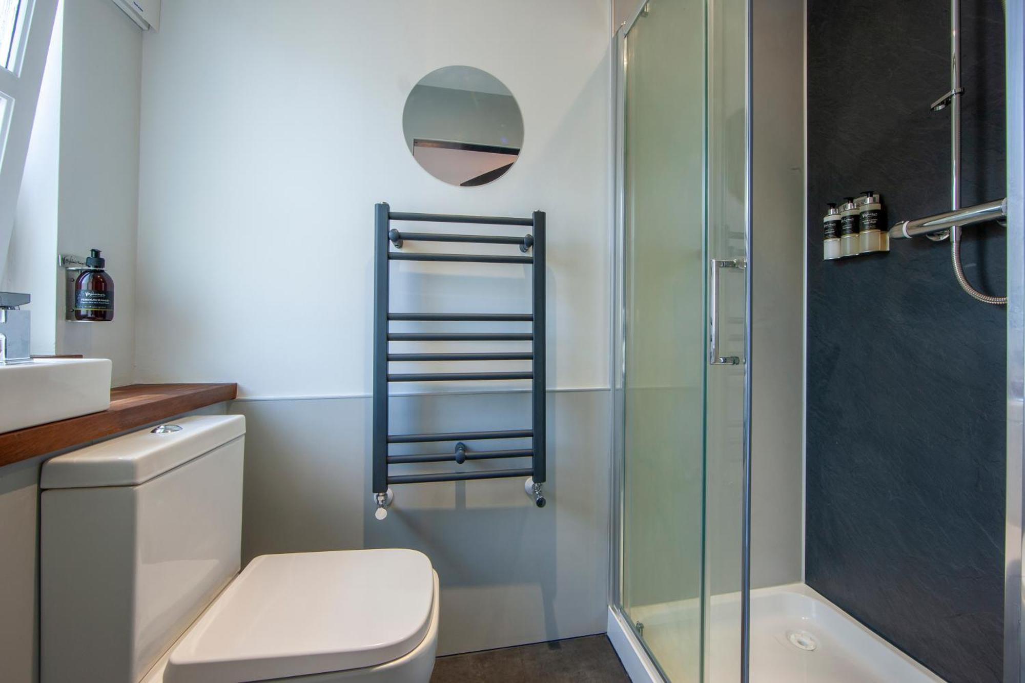Exceptional 2bd With Bay Views - Next To Ferry Terminal & Train Station Apartment Oban