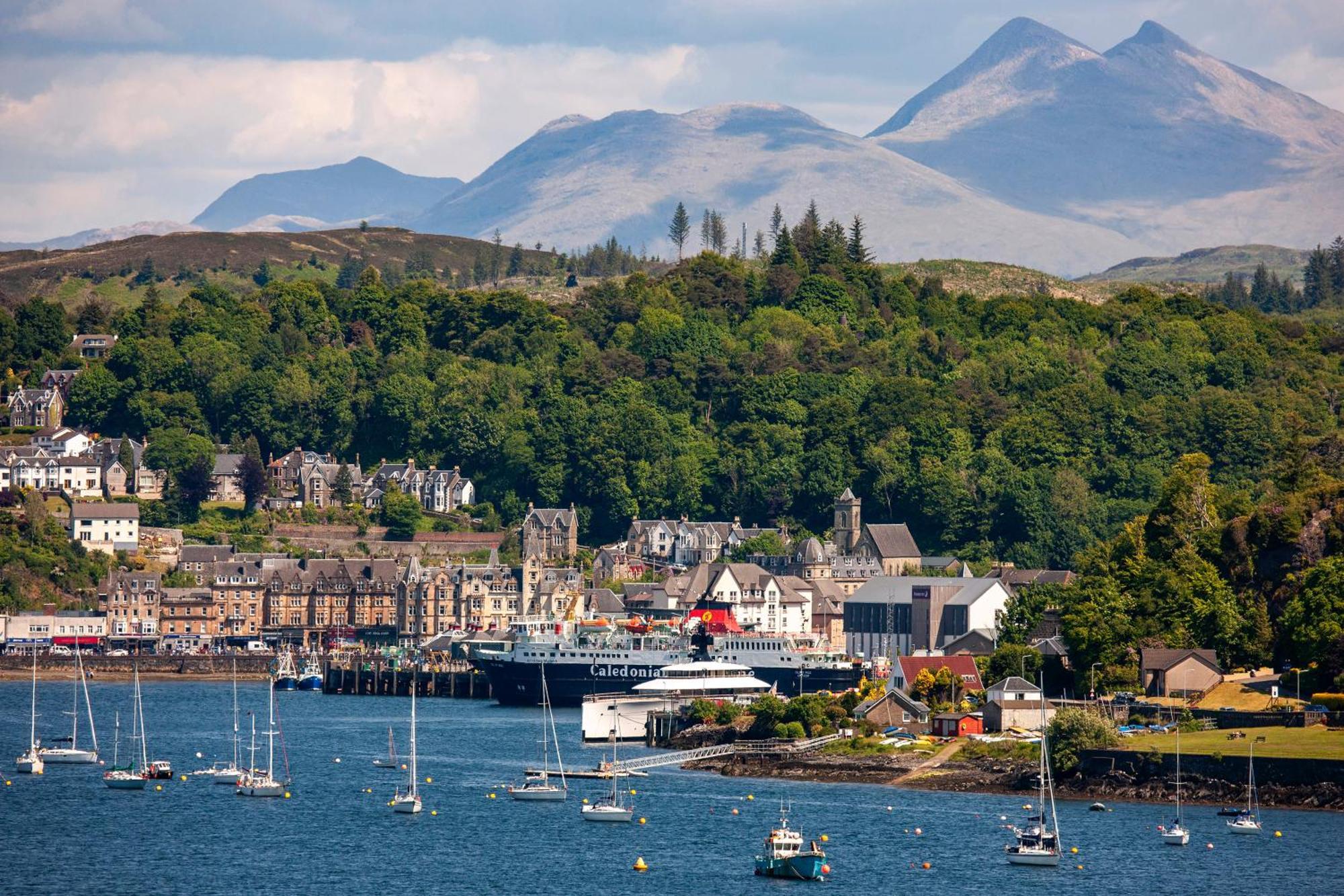 Exceptional 2bd With Bay Views - Next To Ferry Terminal & Train Station Oban