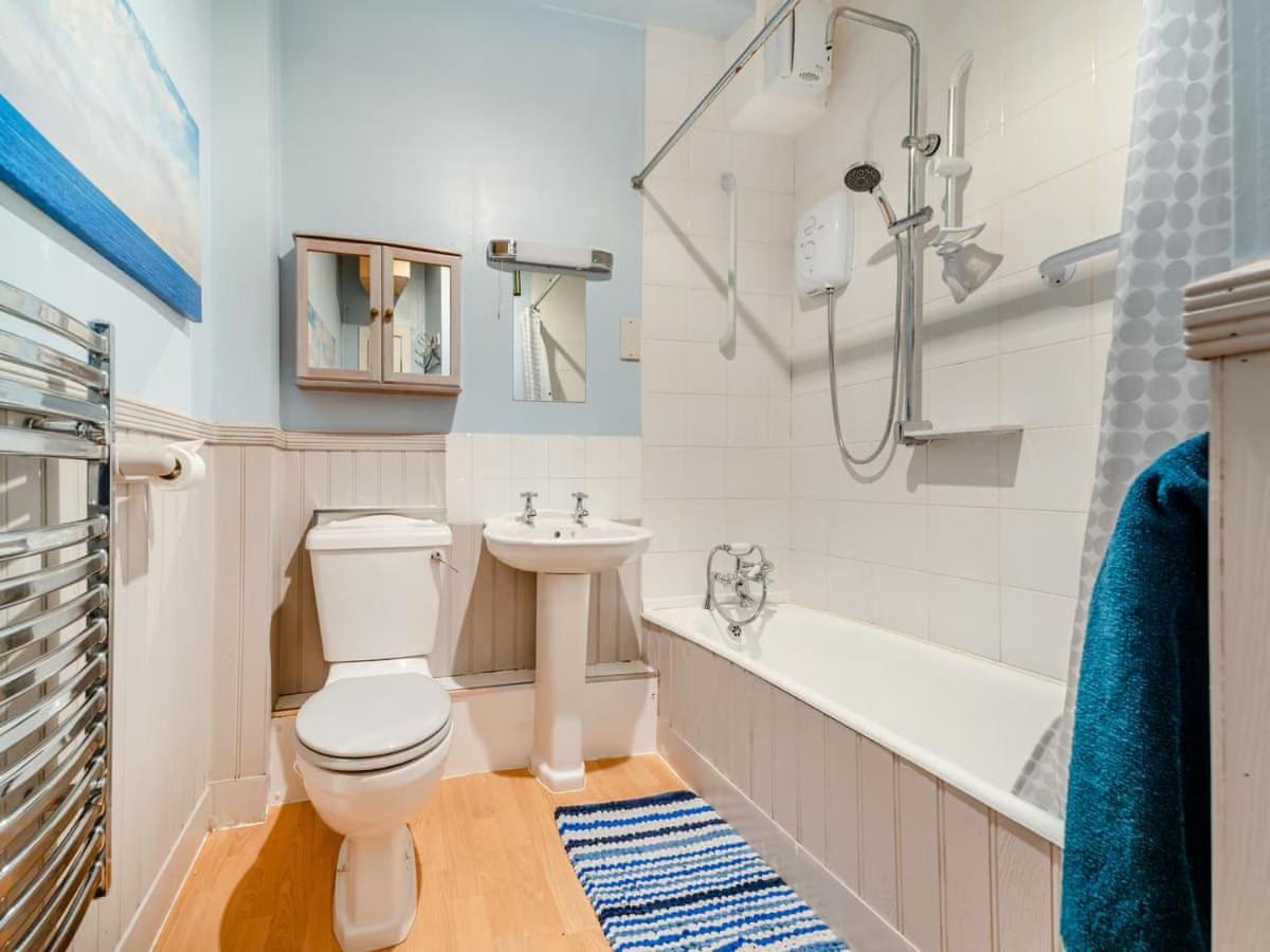 Bay View Apartment