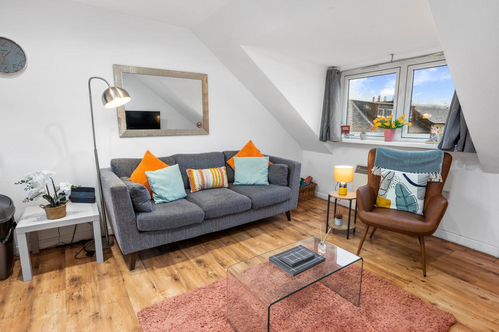 Beautiful 2br With Mccaigs Tower Views